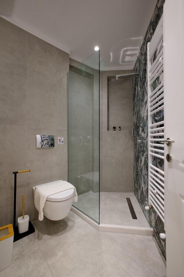 A.G.A.I.N Downtown Premium Suite Солун Екстериор снимка